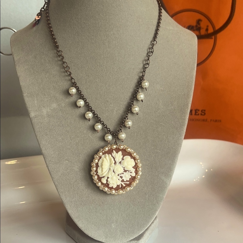 Vintage Boho Pearl and Cream Pendant Necklace